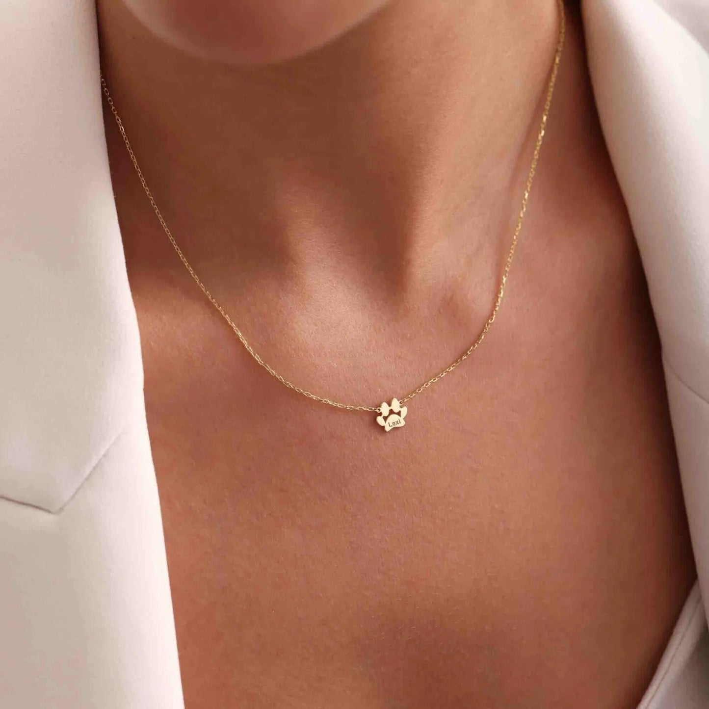 Collar personalizado con nombre y huellas separadas