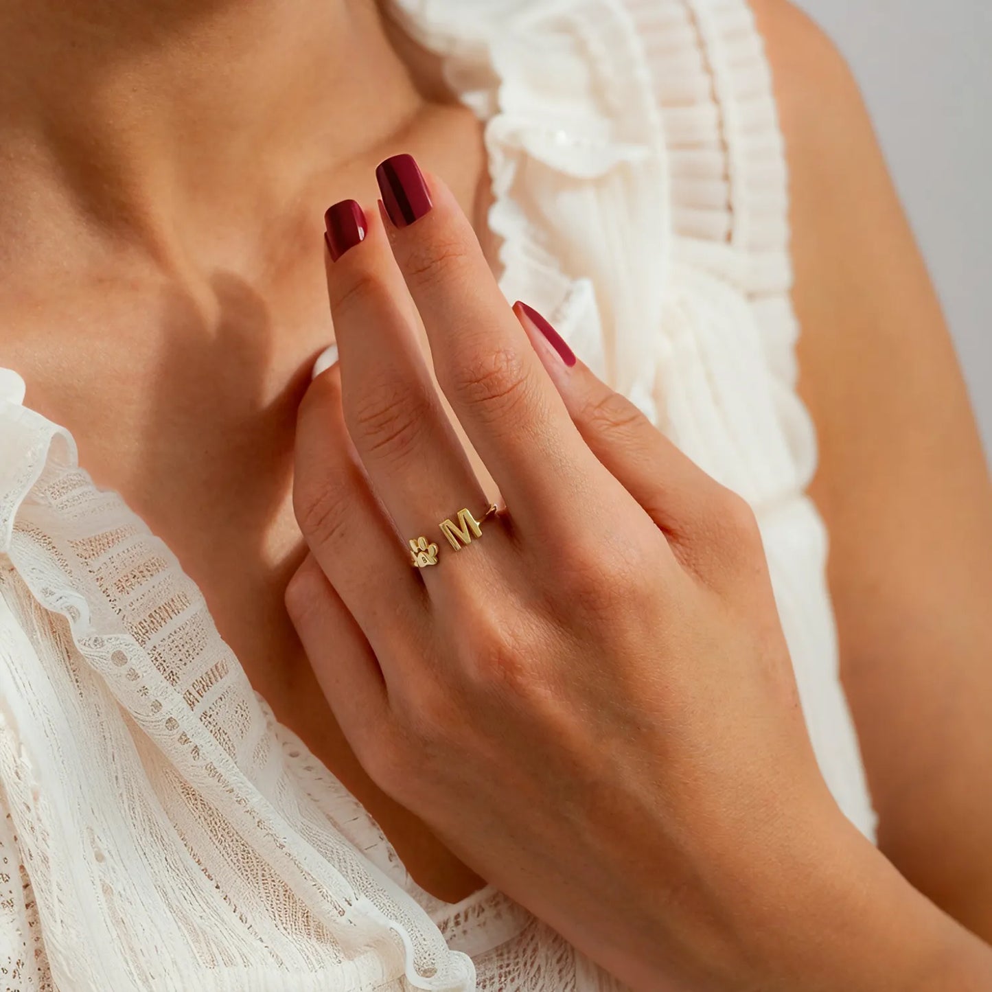 Anillo personalizado con inicial de mascota