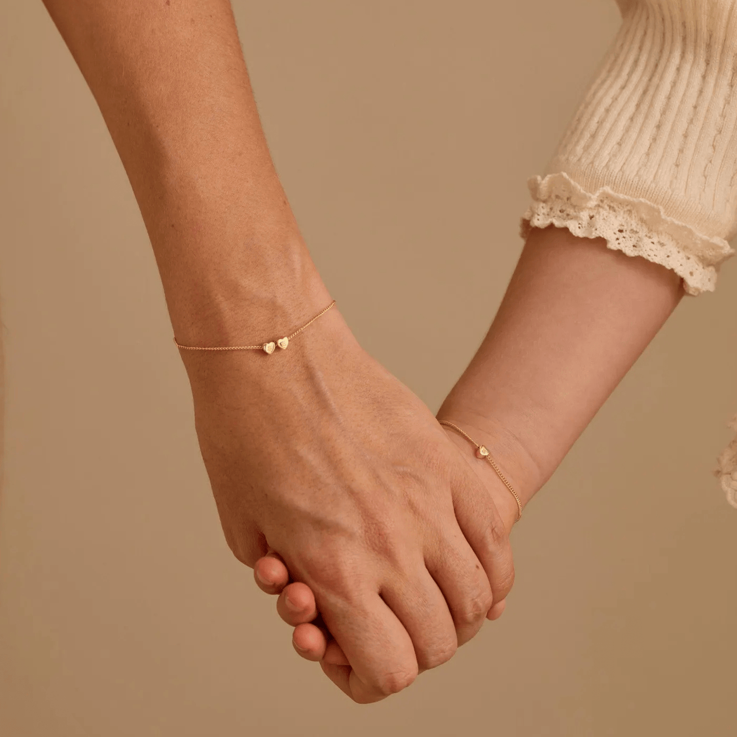 Pulsera personalizada con inicial y corazón