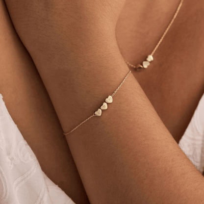 Pulsera personalizada con inicial y corazón